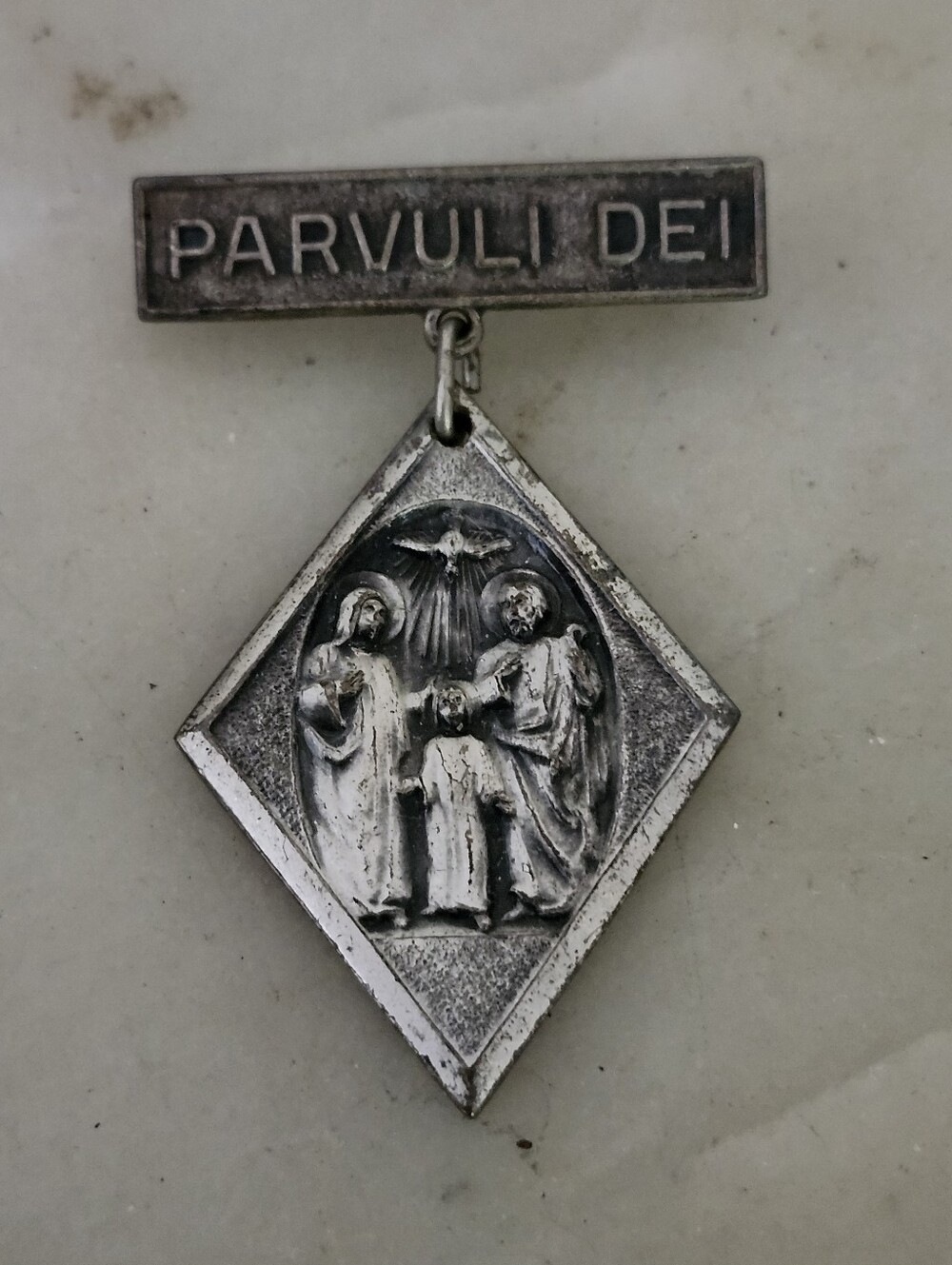 VTG Religious Silver-Tone Parvuli Dei Catholic Cub Scout BSA Medal Pendant